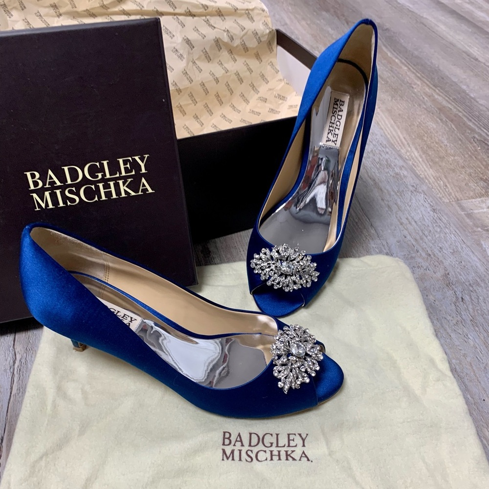 Badgley Mischka Layla Peep Toe Navy Blue Satin Shoes. VGC.  No box